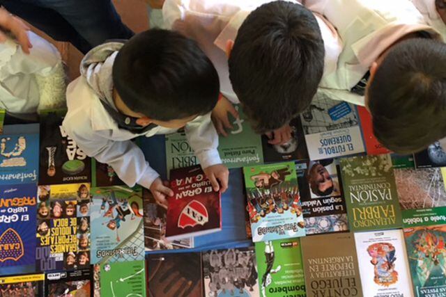Bibliotecas futboleras: una manera de promover la lectura juvenil a través del deporte