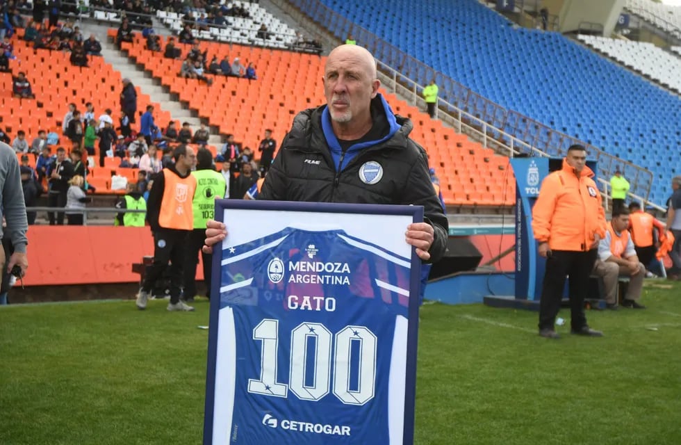 Cien veces Gato. Daniel Oldrá cumplió 100 partidos como entrenador de Godoy Cruz en Primera División de AFA.