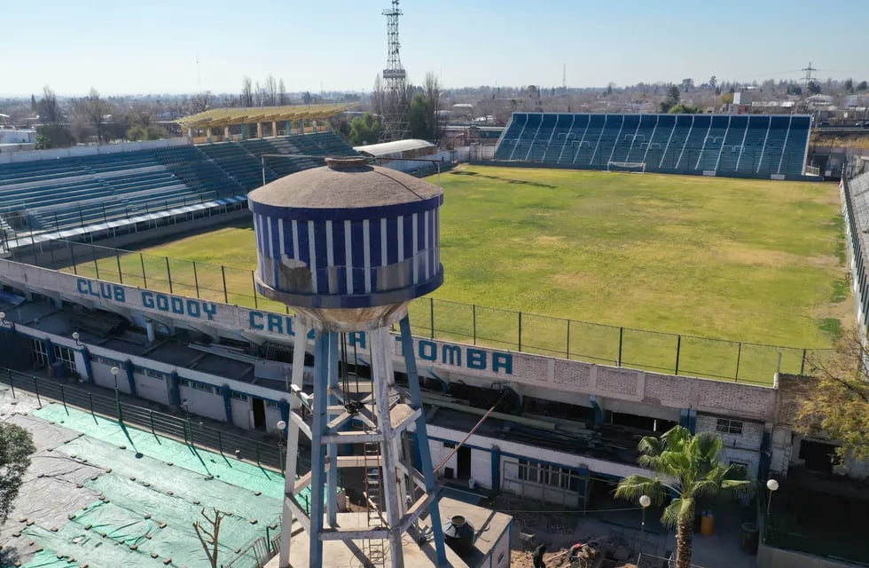 Inaugurado un 3 de octubre de 1959, el mítico estadio de Godoy Cruz cumple hoy 61 años. / Claudio Gutiérrez
