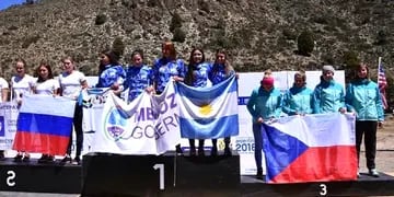 Las selecciones argentinas Sub-19 avanzan invictas y con puntaje ideal en el Mundial R4 que se disputa en Neuquén. 