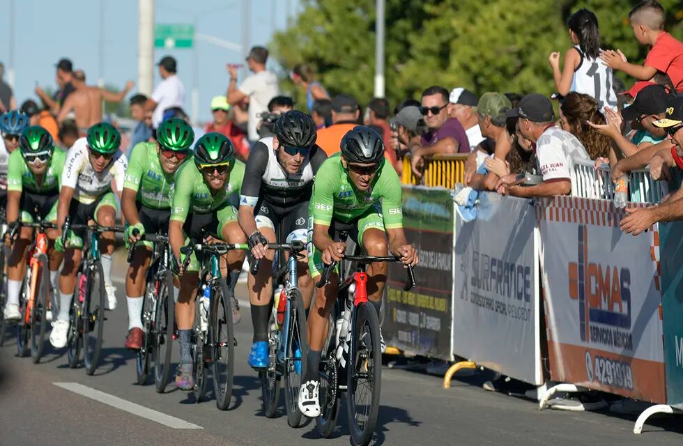 Una durísima sanción a la Asociación Ciclista de Mendoza pone en jaque la actividad de la disciplina por dos años. / Foto: Orlando Pelichotti