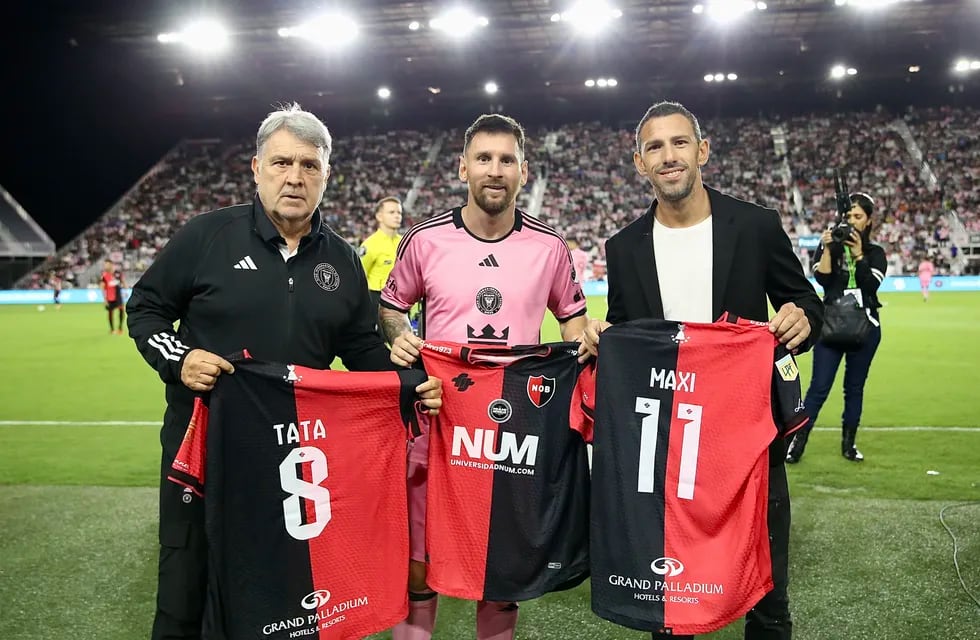 Tata Martino, Lionel Messi y Maxi Rodríguez, ídolos eternos de Newell's de Rosario. / Gentileza.