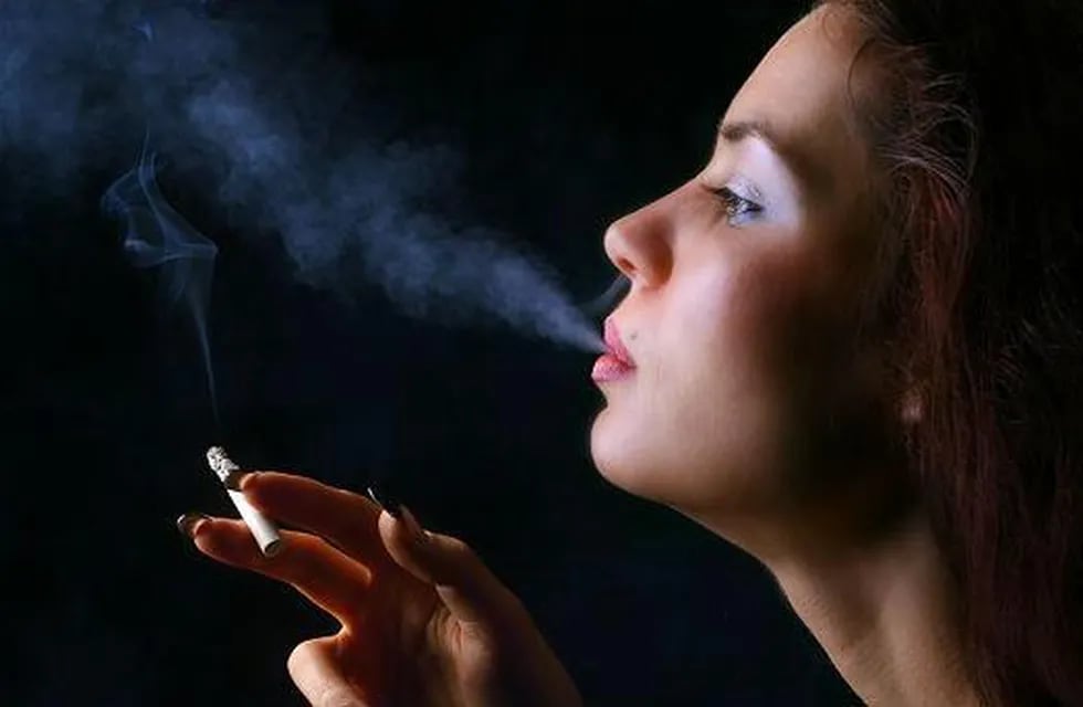 Consumo de tabaco y alcohol predisponen al cáncer de boca