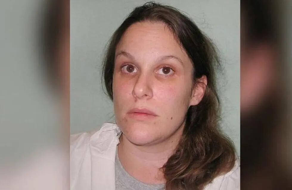 Una mujer asesinó a su vecino, un pedófilo que había abusado de su hijo.