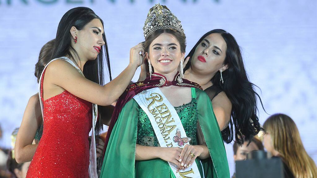Ana Laura Verde, de La Paz, es la nueva reina