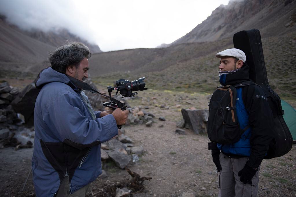 Tato Moreno y Nahuel Jofré preparan el teaser del documental. Foto: Gentileza 24P Film.
