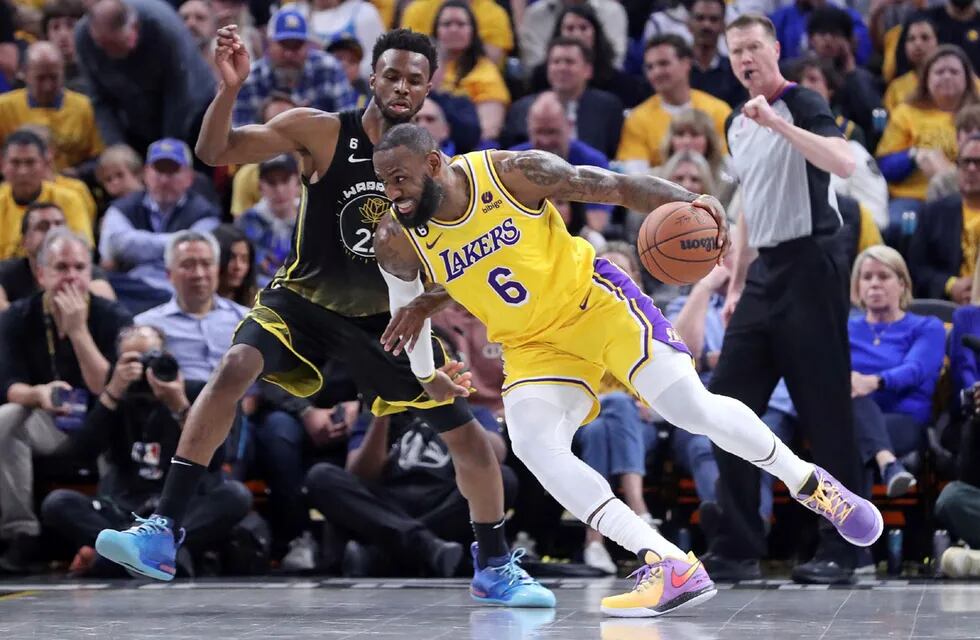 LeBron James es pura potencia en ataque para los Lakers. / Gentileza.