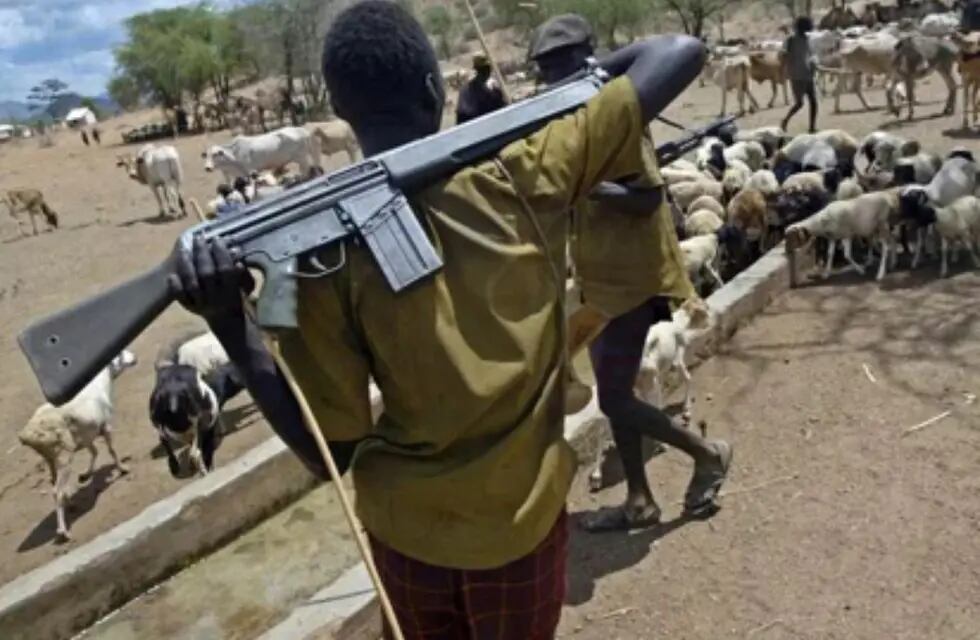Los pastores de la etnia Fulani, de religión musulmanes, se trasladan armados con sus ganados y cada vez es más frecuente que ejecuten matanzas masivas a grupos cristianos.