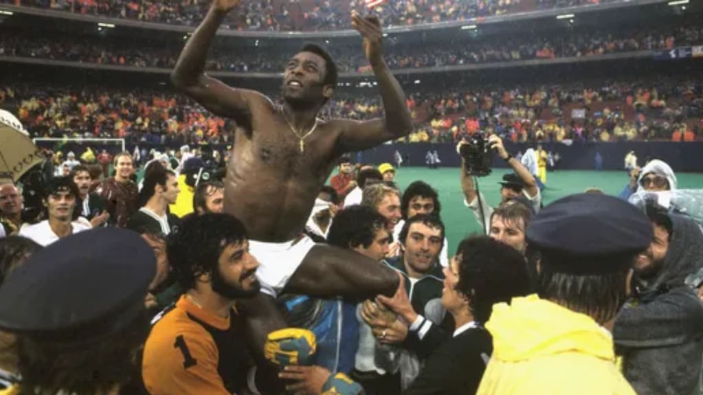Pelé tras ganar la Copa del Mundo. Foto: Gentileza / O Globo