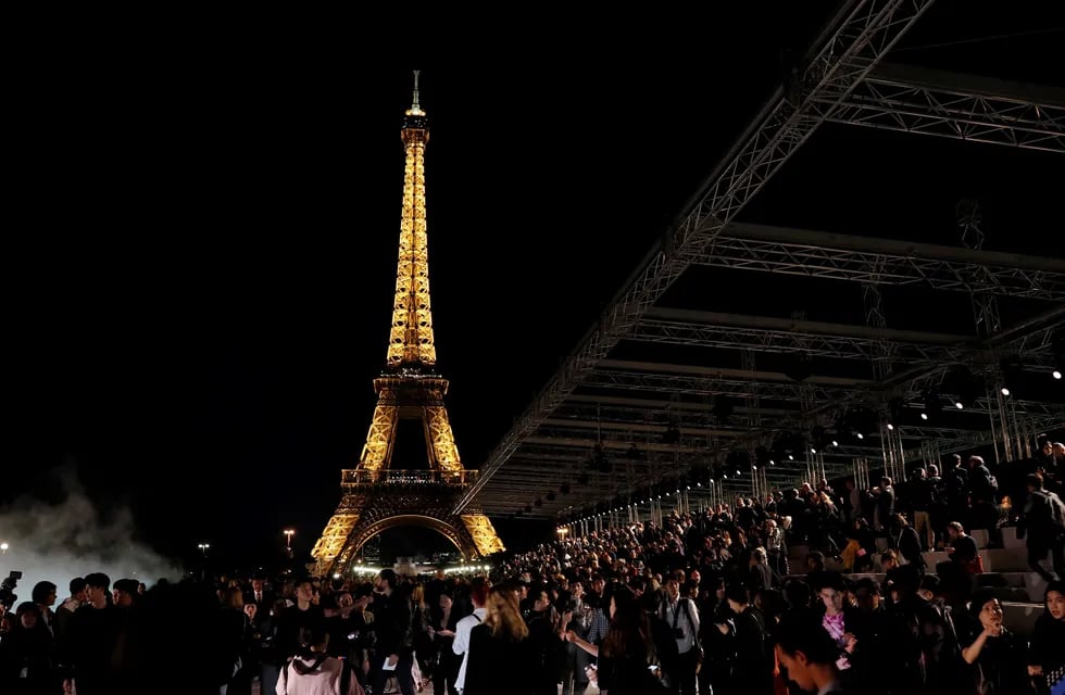 París cerrará la torre Eiffel y se blindará con 12 mil policías para la final