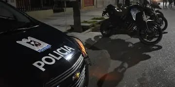 Policía en patrullaje de noche