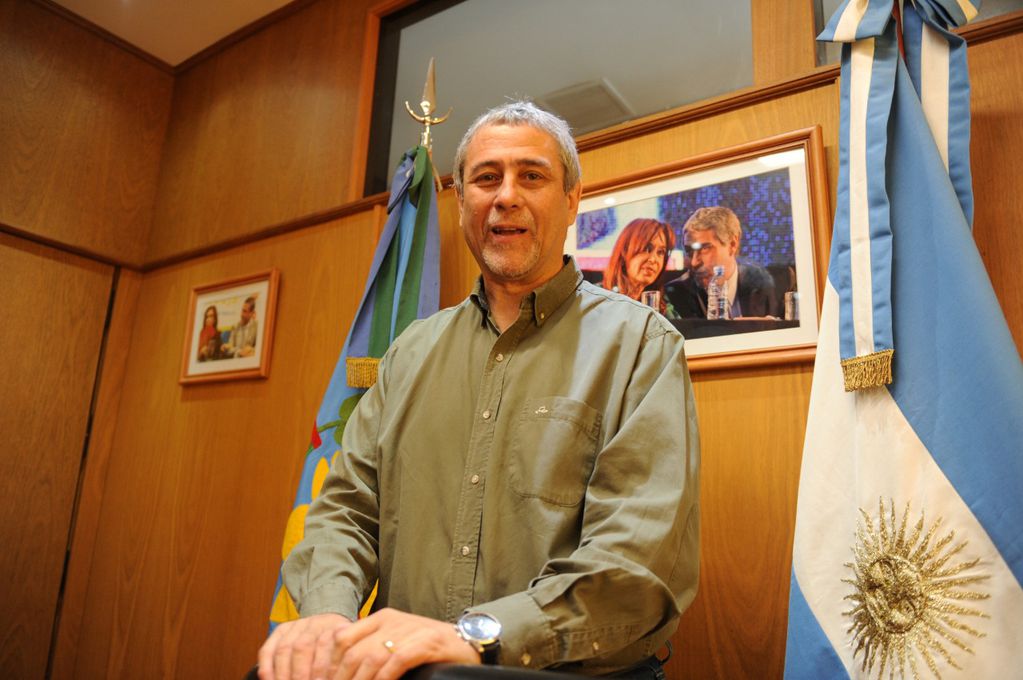 Jorge Ferraresi, intendente del partido bonaerense de Avellaneda, ocupará en lugar de María Eugenia Bielsa. 