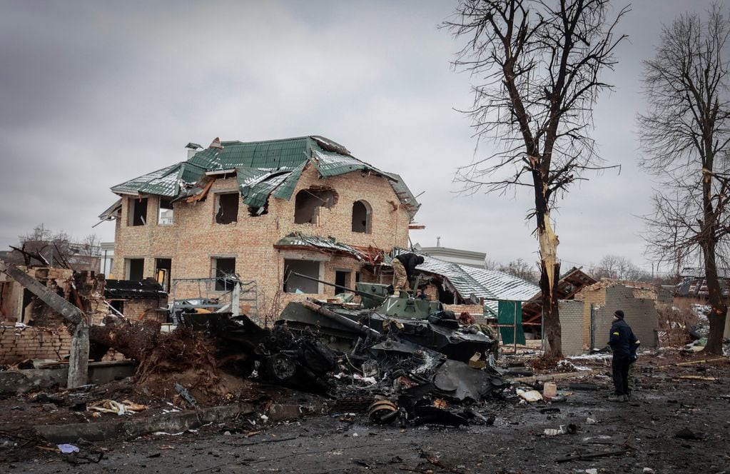 La invasión rusa en Ucrania dejó una estela de destrucción a su paso. (Foto / AP)