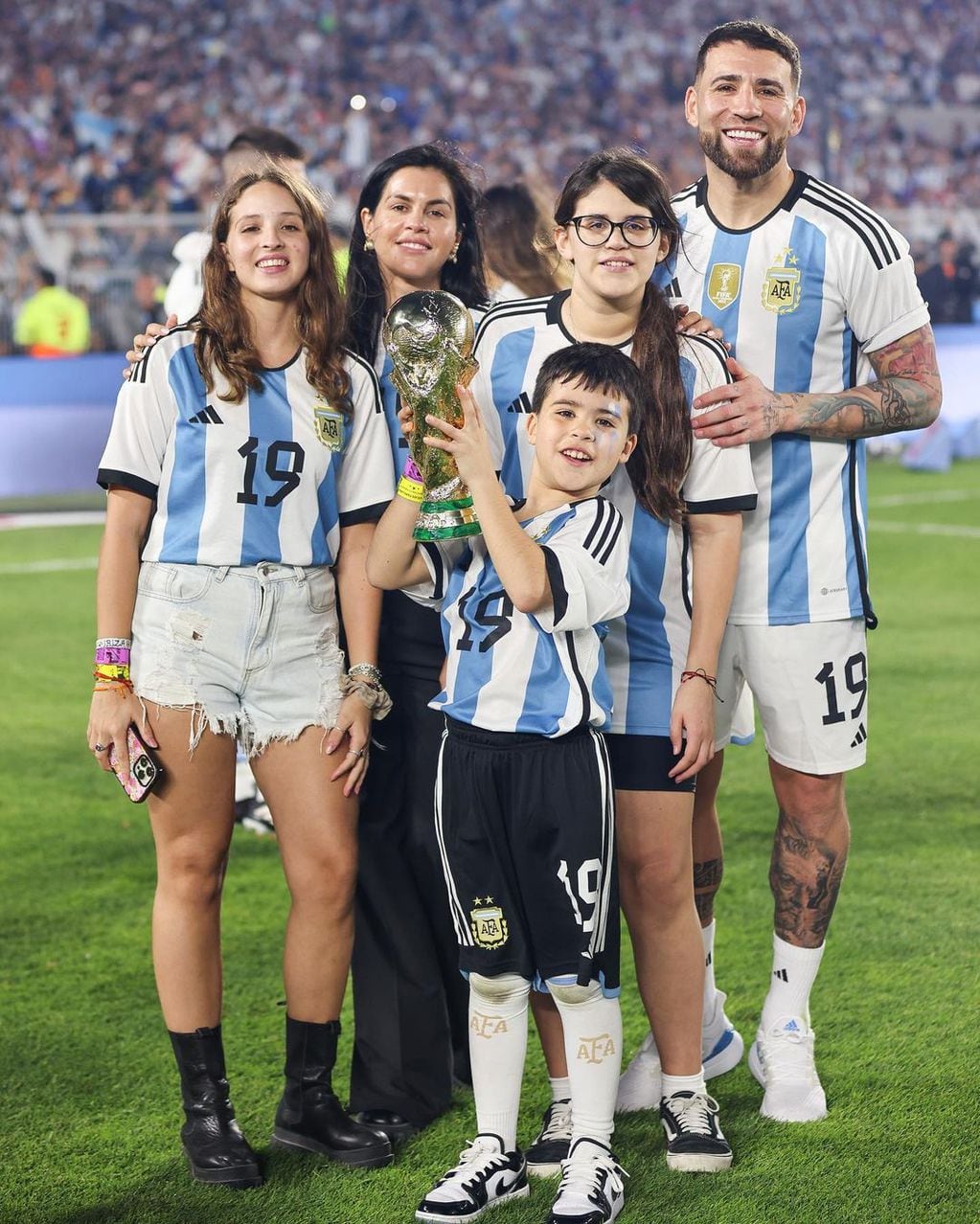 Nicolás Otamendi y su familia, presente en los festejos de la Selección Argentina
