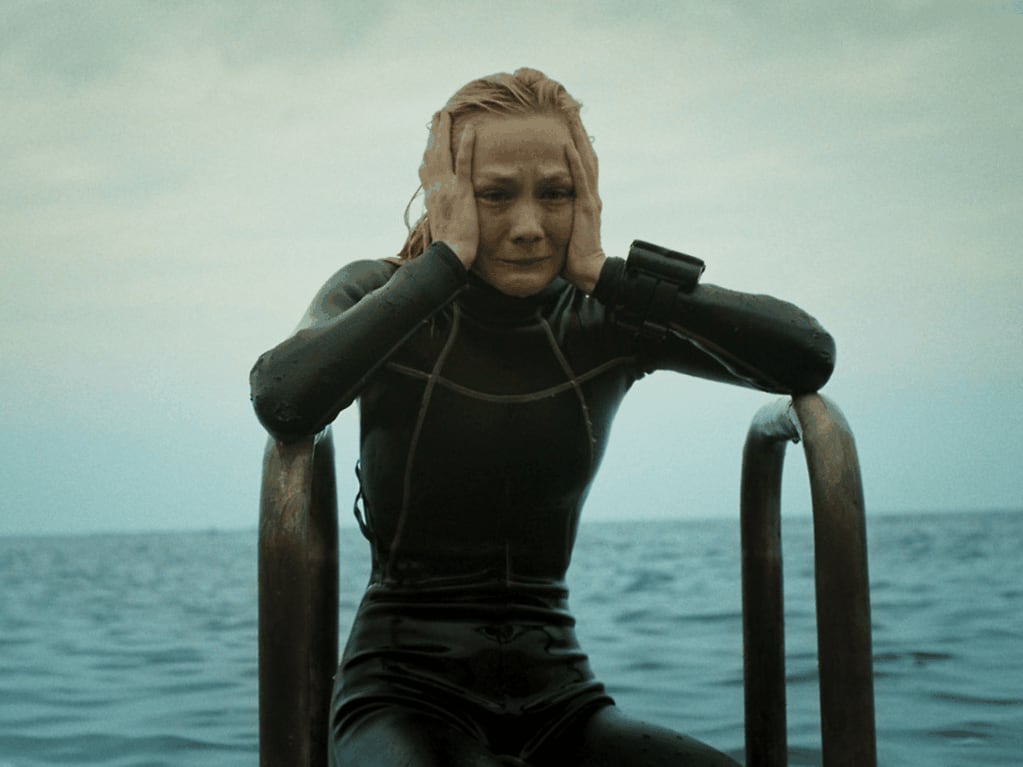 En "Sin aire" una mujer tiene que salvar a su hermana mayor, atrapada bajo el agua.
