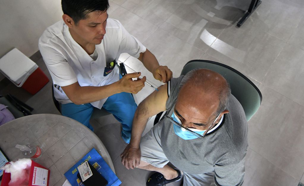 Un hombre que se vacunó 217 veces contra el covid y no sufrió efectos secundarios
Foto: Orlando Pelichotti / Los Andes 