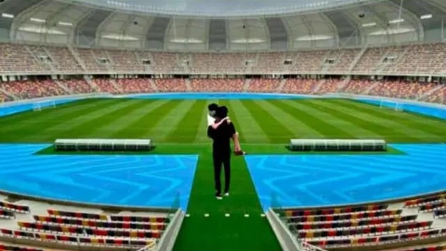 La foto viral sobre el estadio de Santiago del Estero con Abigail y su papá como protagonistas