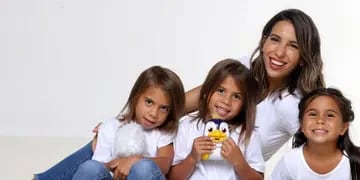 Cinthia Fernández e hijas venden galletitas para poder irse a Disney