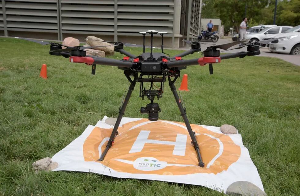 Los drones ya se utilizan para el patrullaje preventivo y para detectar construcciones no declaradas. Ahora buscarán sumarlos a la lucha antigranizo. Foto archivo: gentileza Gobierno de Mendoza.