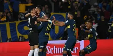 Boca tuvo que esperar a los remates desde los doce pasos para vencer a Rosario Central. Jugaron una final vibrante y con emociones varias. 