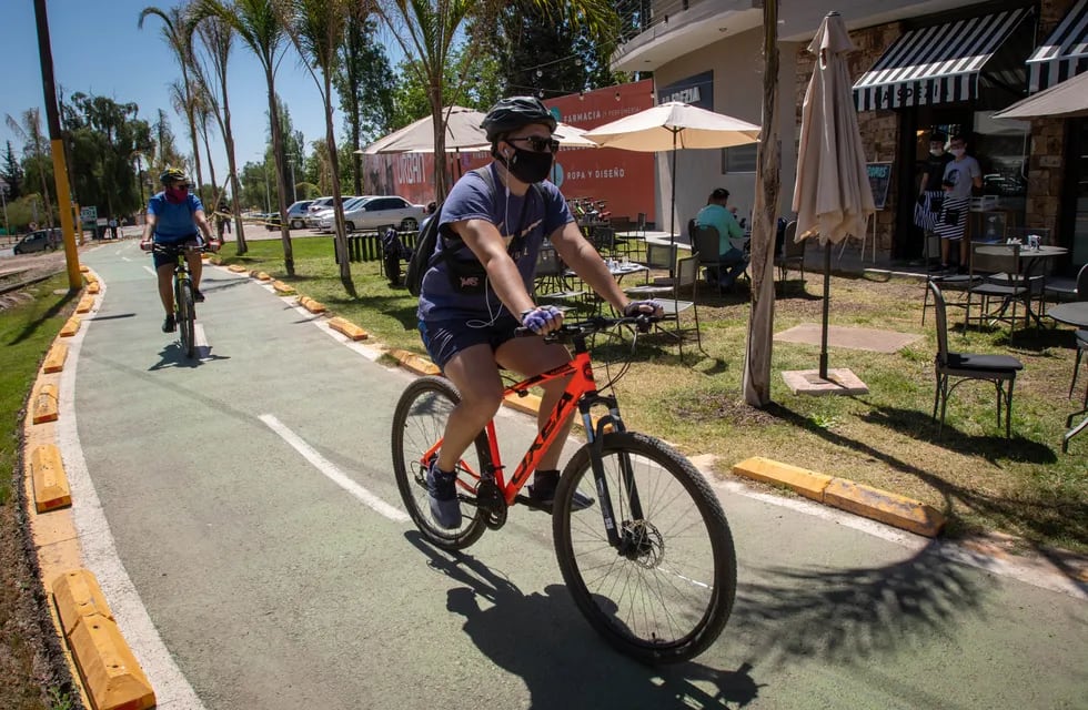 Luján de Cuyo cuenta con 70 kilómetros de ciclovías, que brindan la posibilidad de conocer y dsifrutar del departamento en dos ruedas / Ignacio Blanco