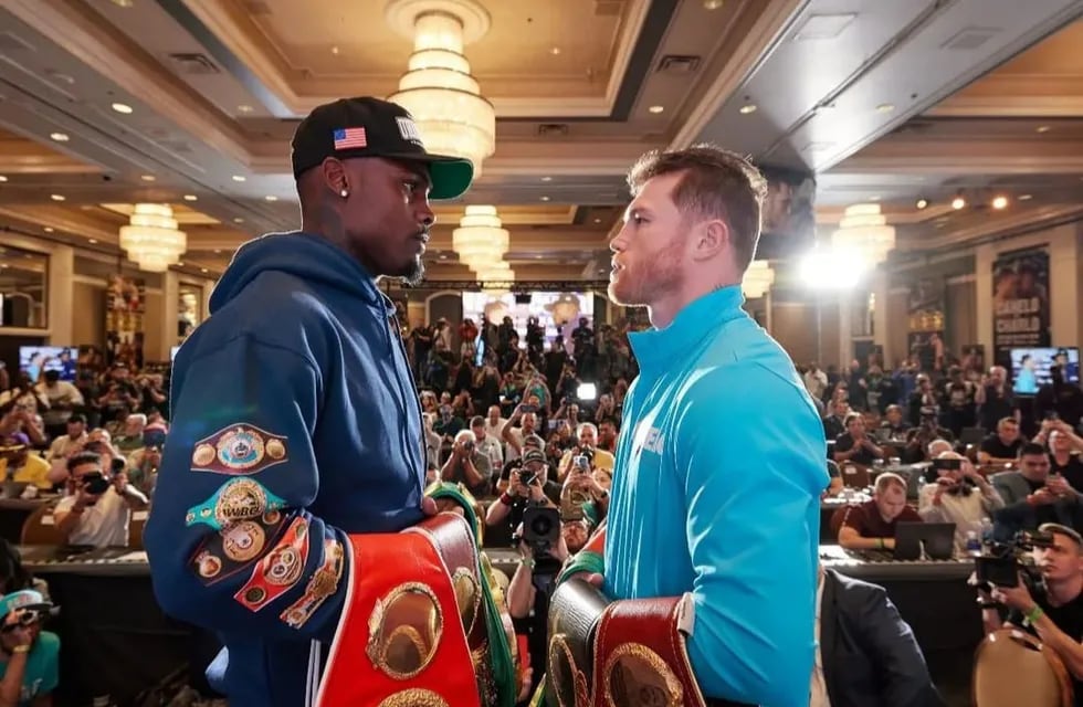 Jermell Charlo y Canelo Álvarez en su último cara a cara antes de la pelea del sábado en Las Vegas, donde expondrás los 4 cinturones de las entidades más importantes.