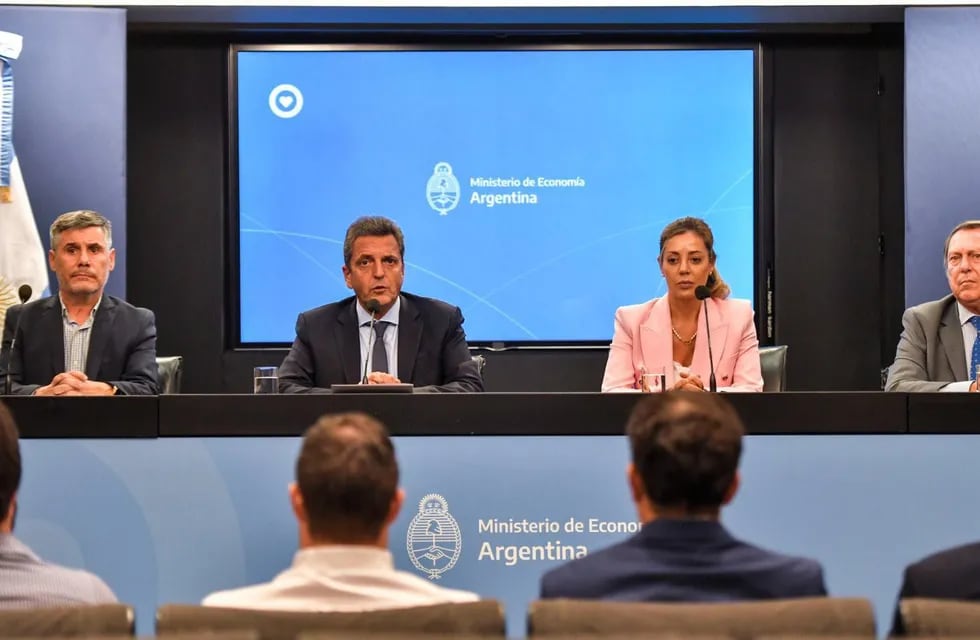 El ministro de Economía, Sergio Massa, anunció la intervención de la empresa de energía eléctrica Edesur. Foto: prensa Ministerio de Economía