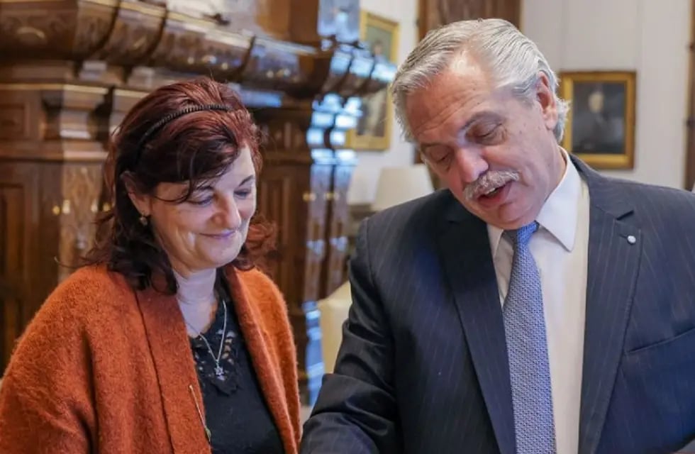 La ministra de Trabajo Kelly Olmos y el presidente Alberto Fernández (Gentileza)