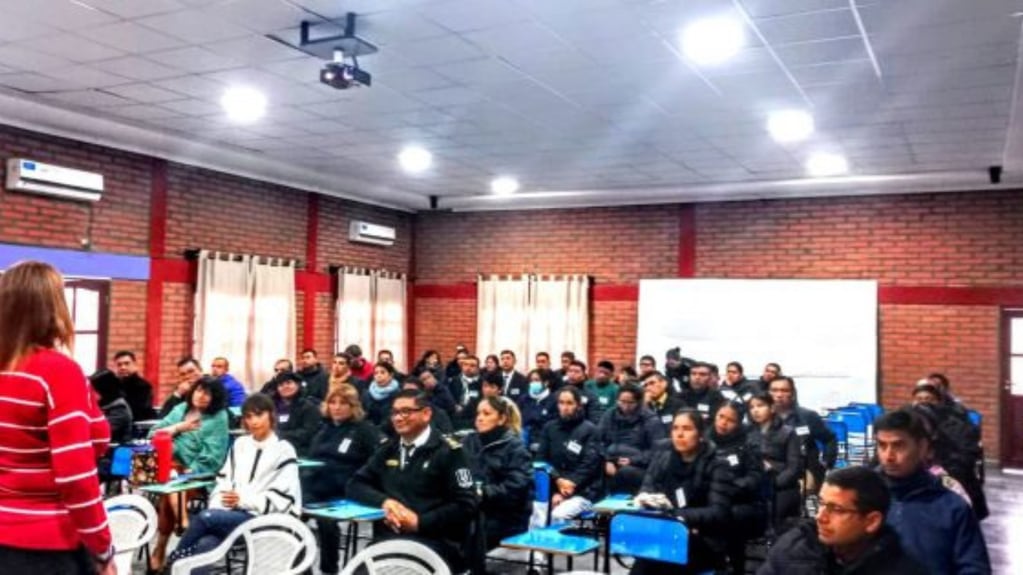 La resolución será transmitida a los aspirantes a policías jujeños. Foto: Prensa Gobierno de Mendoza