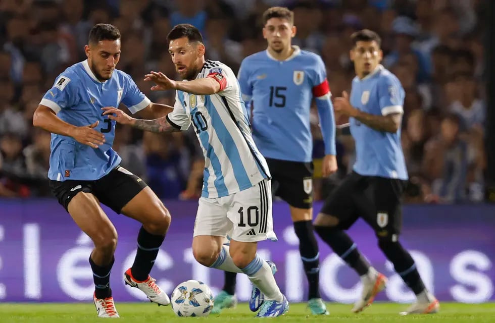 La Selección Argentina perdió 2-0 ante Uruguay en la fecha 5 de las Eliminatorias Sudamericanas.
