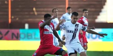 El "Bicho" le ganó al "Grana" a domicilio 1-0 con gol de Jonathan Rodríguez. Los de Guillermo volvieron a perder como local.