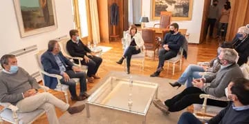 Patricia Bullrich, presidenta del PRO, estuvo en Mendoza y se reunió con el gobernador Rodolfo Suárez y precandidatos.
