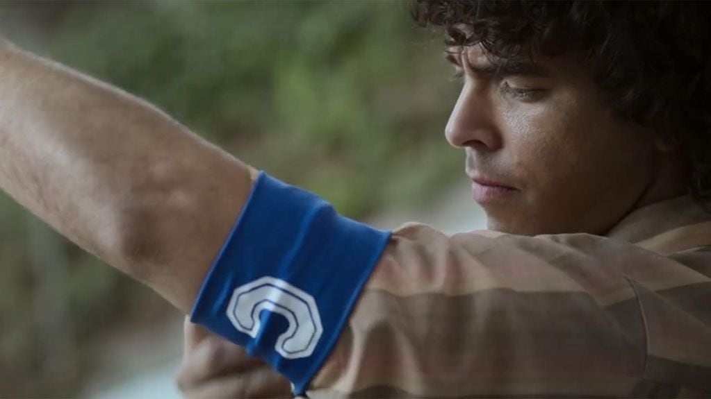 Maradona será interpretado en sus tres etapas de adolescente, juventud y adultez por Nazareno Casero, Juan Palomino y Nicolas Goldschmidt.