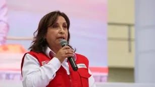 Dina Boluarte, la abogada de izquierda que asumió la presidencia de Perú