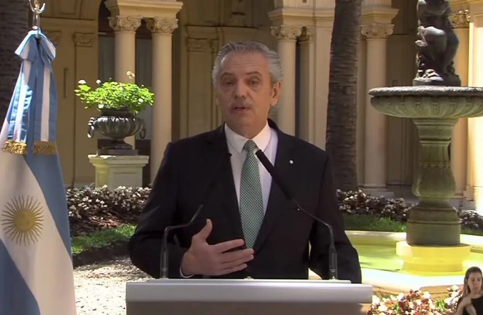 En vivo: Alberto Fernández da su discurso de despedida por cadena nacional.