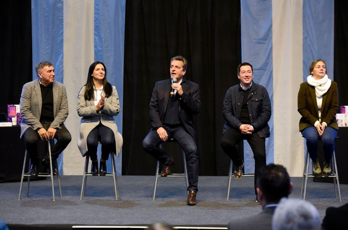 El presidente de la Cámara de Diputados, Sergio Massa, participó de un acto de Enacom donde se habilitó conectividad a vecinos de Malvinas Argentinas en provincia de Buenos Aires.