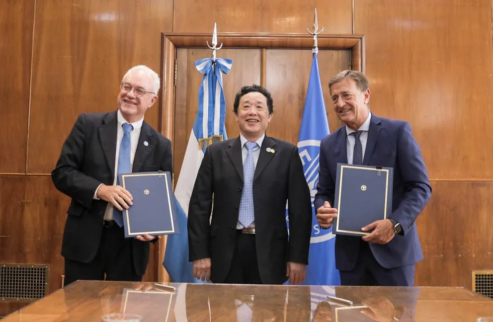 Rodolfo Suárez firmó acuerdos de intención con la FAO. Prensa Gobierno