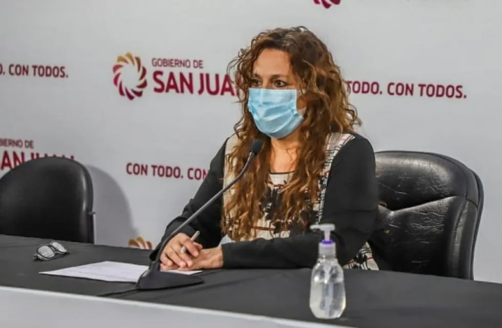 Mónica Jofré, jefa de Epidemiología de San Juan, dio detalles de lo que se sabe hasta el momento. / gentileza