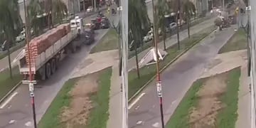 Camión sin frenos chocó a siete vehículos e hirió a una mujer