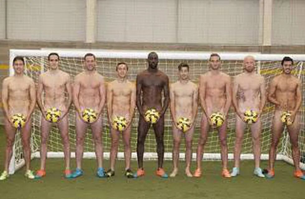 Futbolistas ingleses se desnudaron por una campaña de prevención