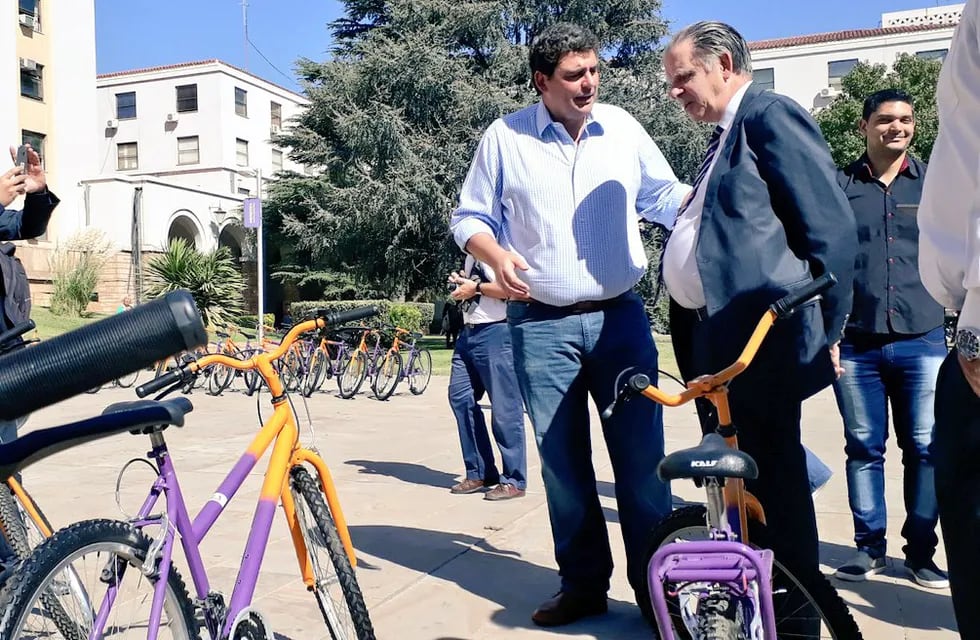 Cincuenta bicicletas decomisadas por la Justicia ahora son de alumnos de escuelas rurales