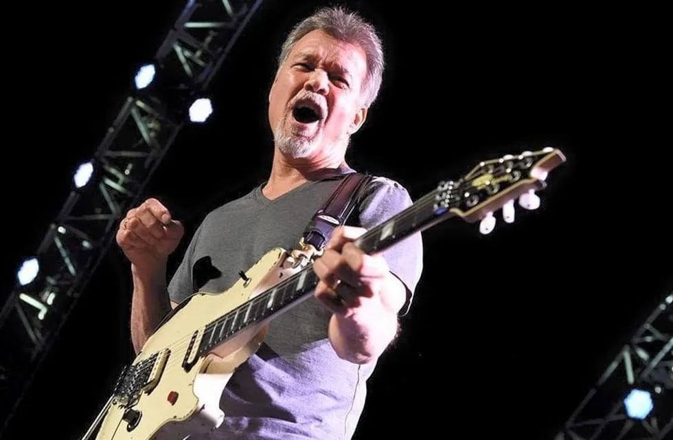 Van Halen falleció en un hospital de Santa Mónica acompañado de su esposa, su hijo y hermano.
