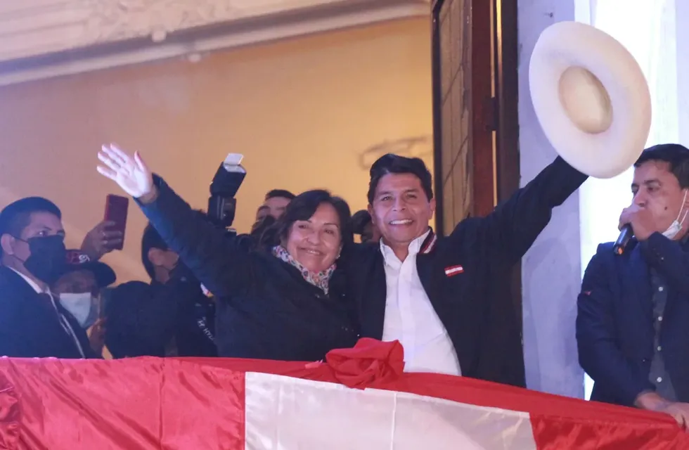 Dina Boluarte y Pedro Castillo, presidente y expresidente de Perú respectivamente, durante la campaña de 2021.