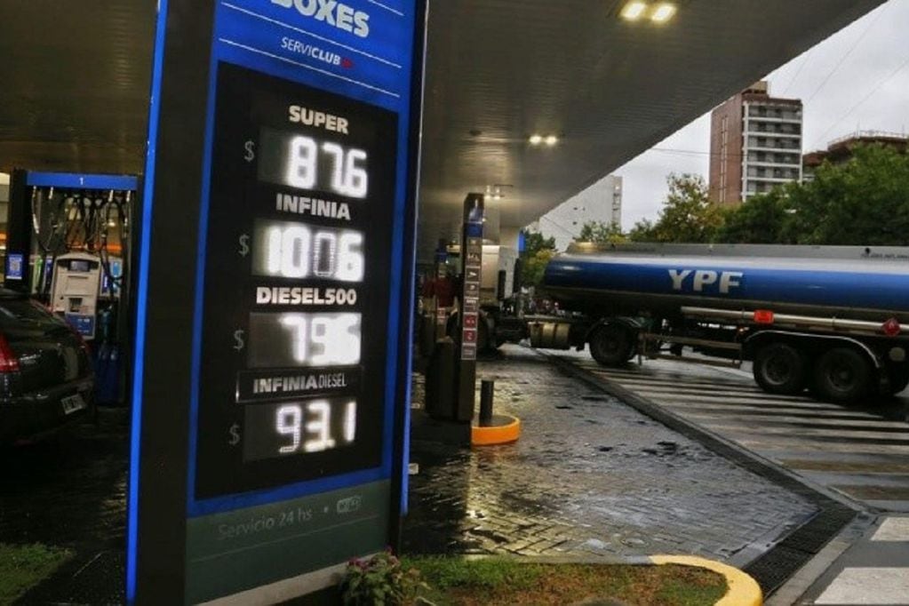 Arriba de $100: precios de combustibles de YPF en Rosario, Santa Fe - Gentileza / Rosario 3
