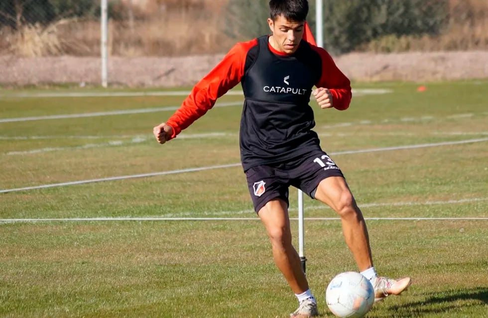 Santiago González retornó a Deportivo Maipú luego de su paso por Gimnasia y Esgrima.