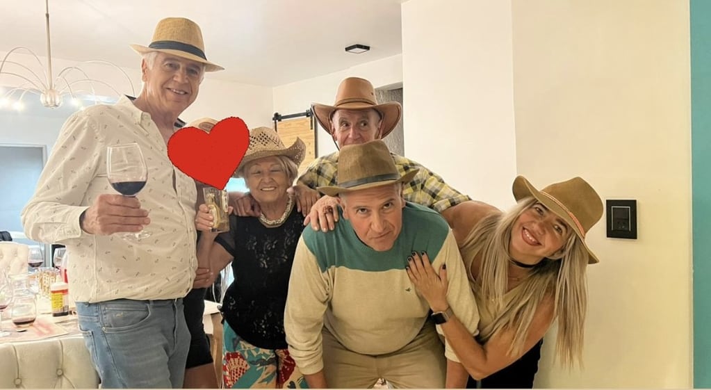 Piru con sus hijos Rubén, Raúl, Oscar y Victoria - Gentileza