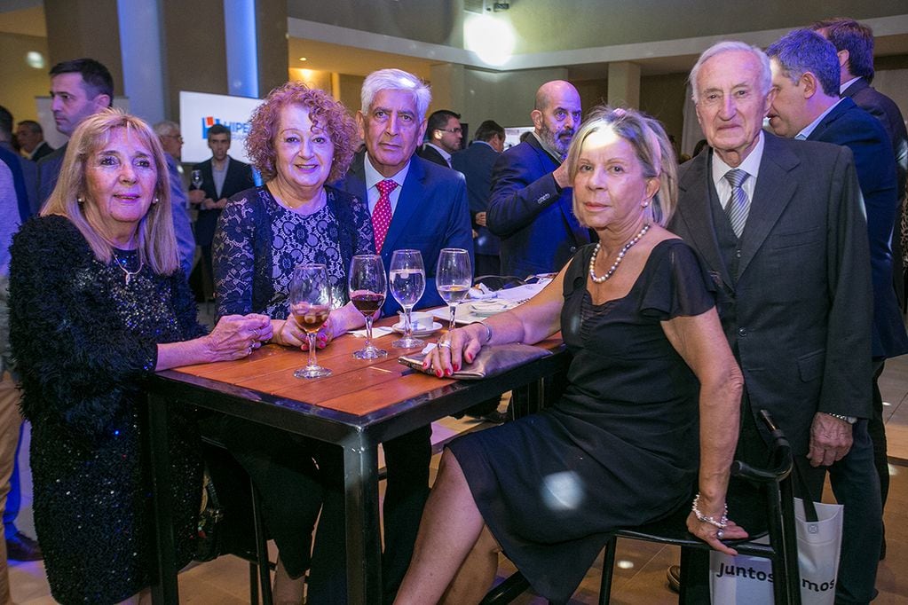 Norma Sáez, Rosa y Juan Carlos Modon, Olga Rossi y Miguel Rosso