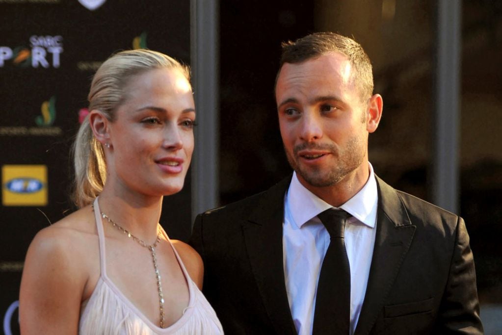 Reeva Steenkamp, por entonces novia de Oscar Pistorius, fue asesinada por el atleta con disparos de arma de fuego. (Foto: AP/Archivo)