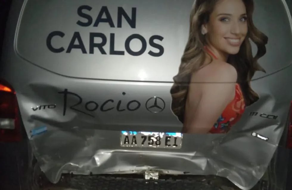 Choque del vehículo oficial de Rocío Neila, Reina de la Vendimia de San Carlos 2024 (Gentileza / NDI)