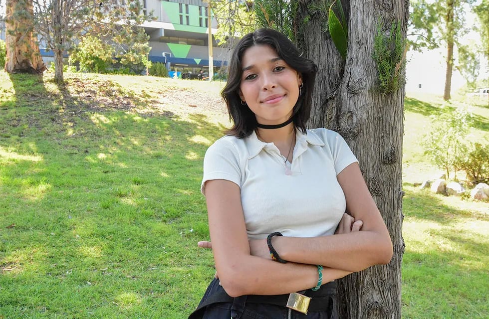 Nazarena Fuentes debutó en la secundaria en plena pandemia y recién ahora retomará la anhelada presencialidad en el Liceo Agrícola. Foto: Ignacio Blanco / Los Andes